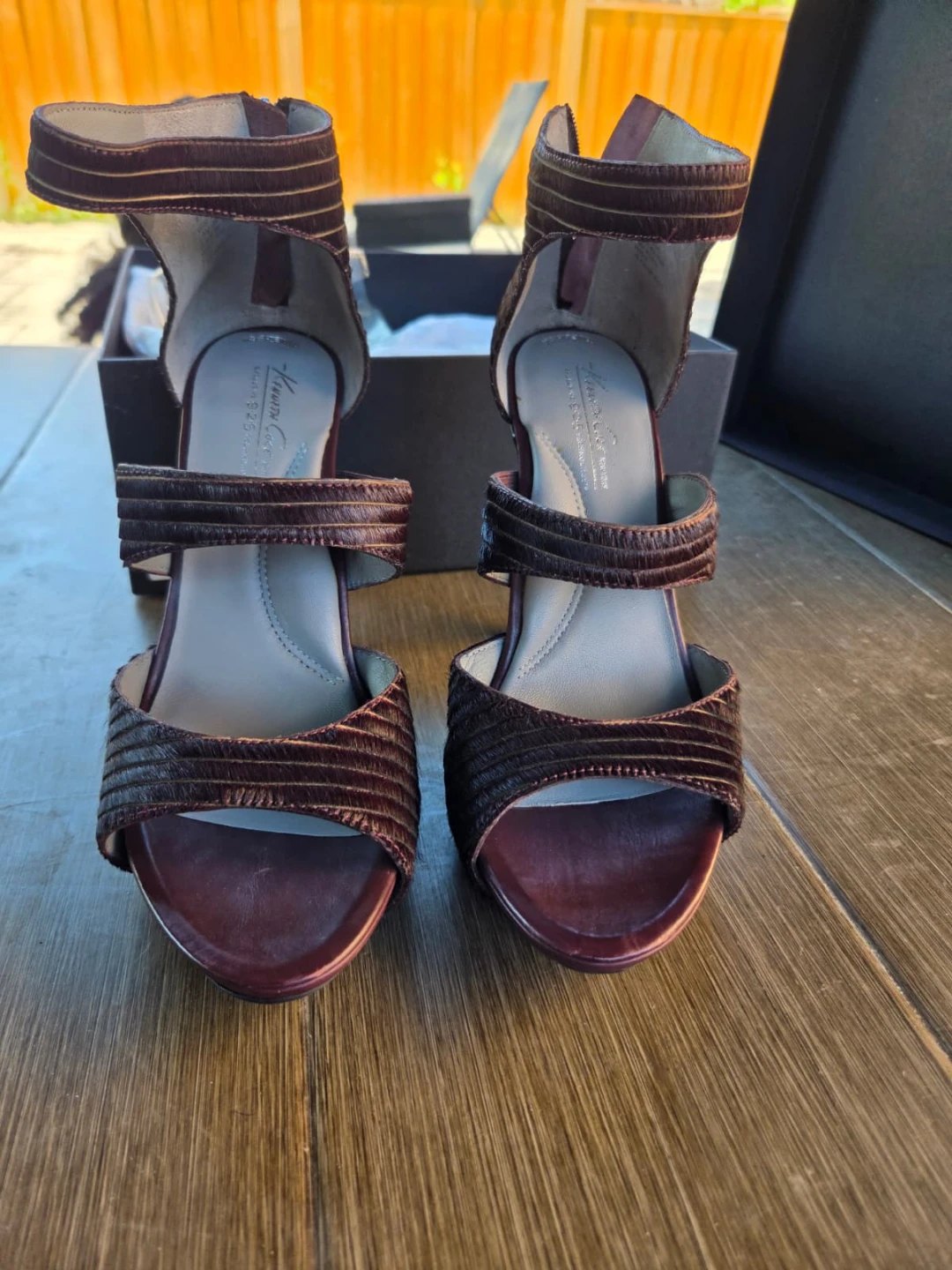 Gucci Brown Leather T-Strap Heels with Dust Bag - photo 3