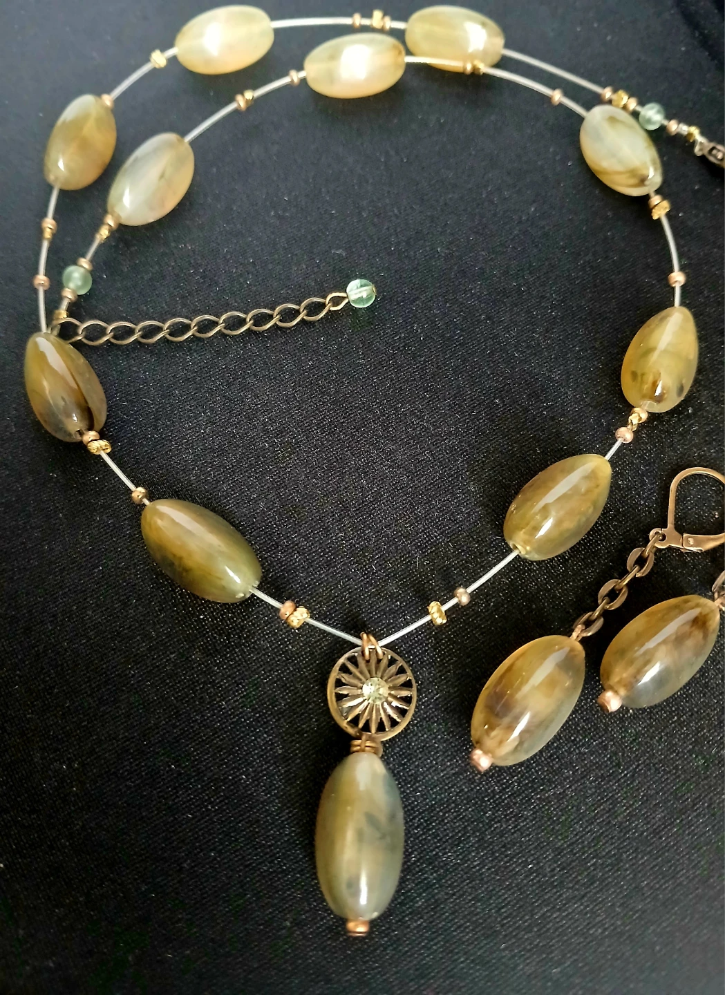 Beaded Necklace and Earrings Set - photo 3