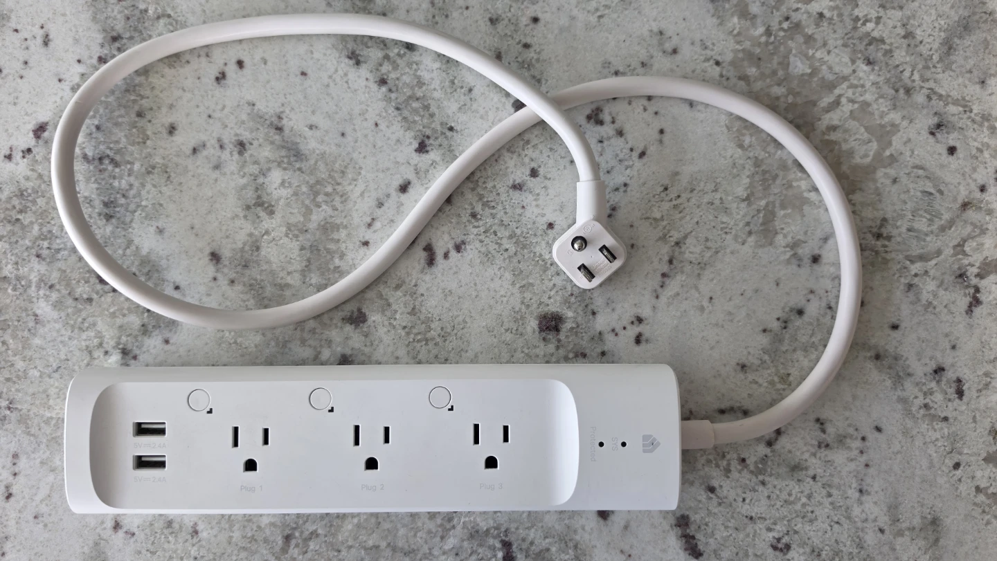 TP-Link Kass Smart WiFi Power strip 3 outlets 2 usbs