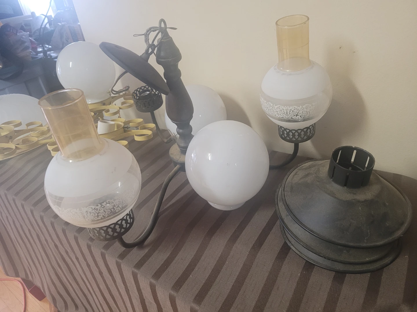Lot 3 mix Levoilite ceiling chandelier hanging lights - photo 3