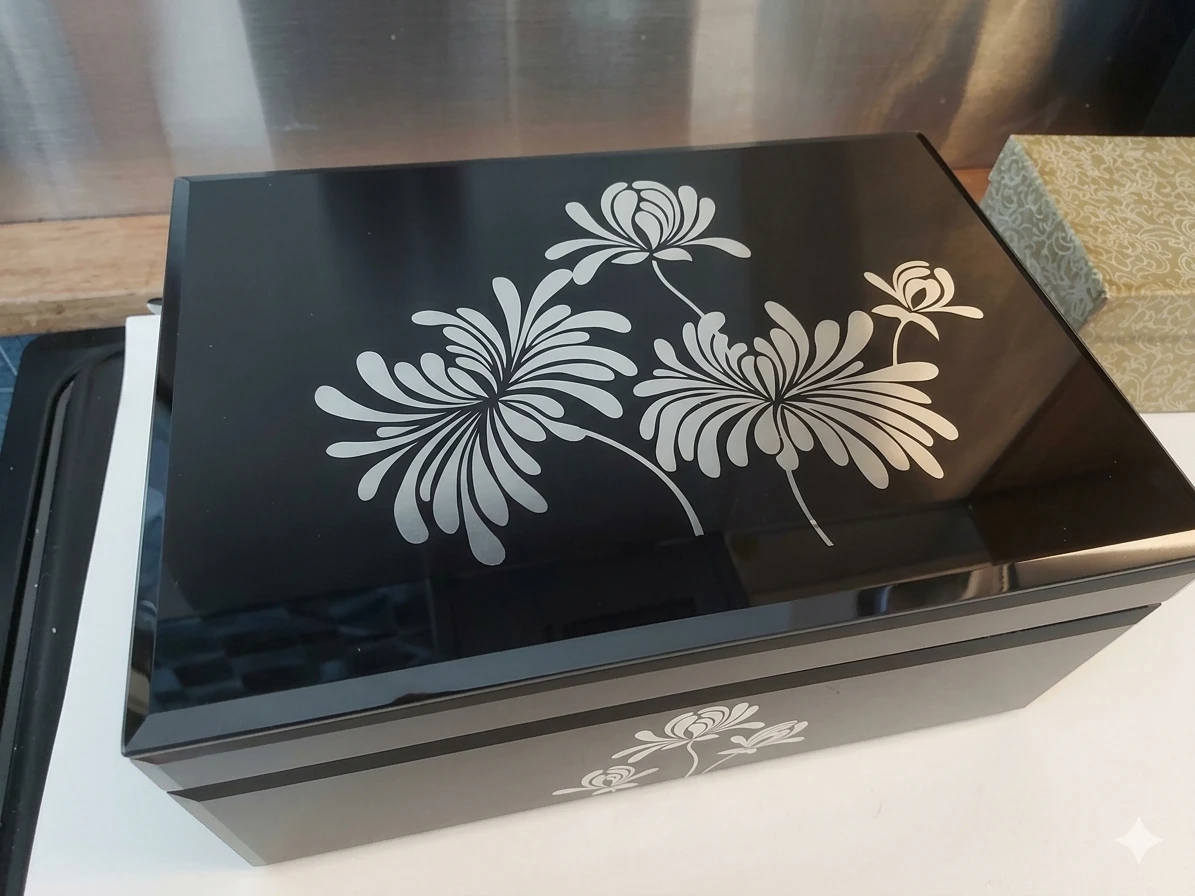 Vintage Art Deco Black Glass Floral Jewelry Box - photo 2