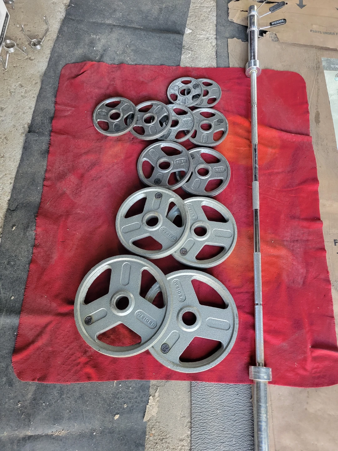 OLYMPIC PLATES AND 7' BAR  165LBs