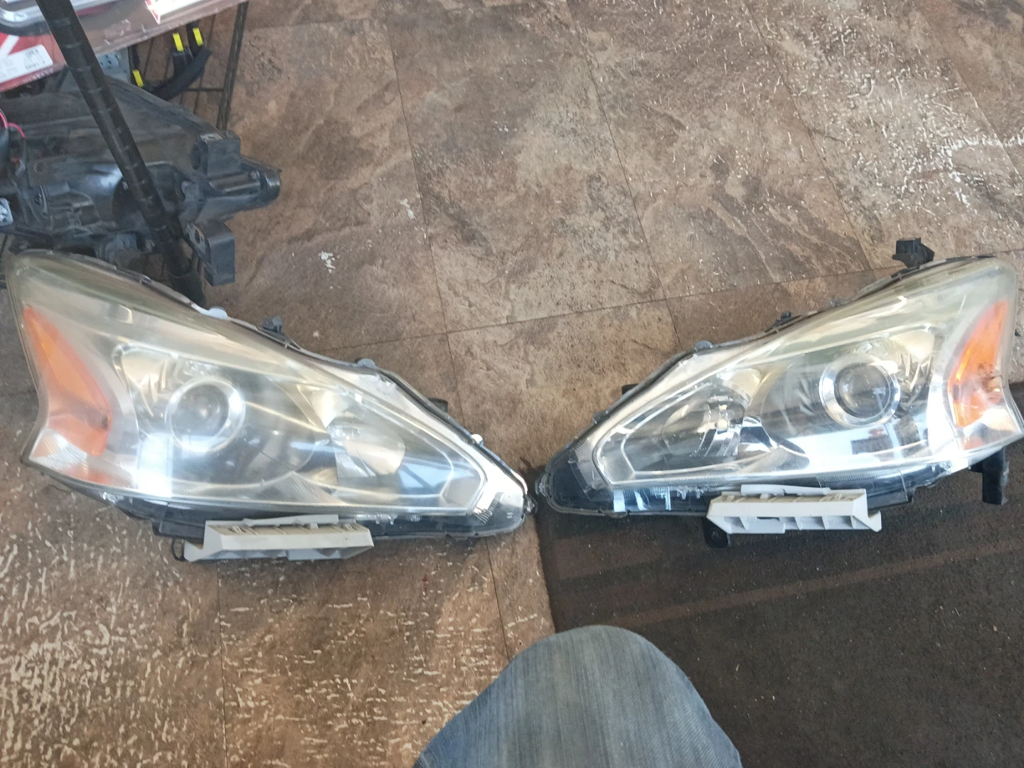 2013 Nissan Altima factory headlights