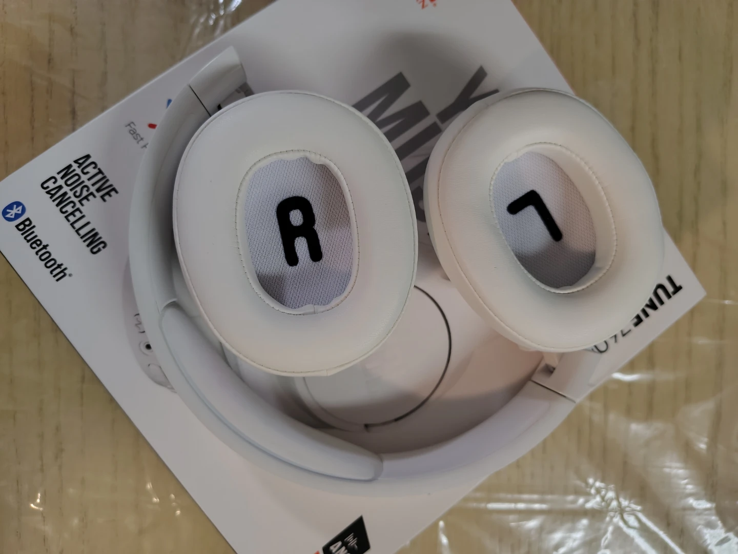 JBL TUNE 760NC White Wireless Headphones like new in box - photo 5