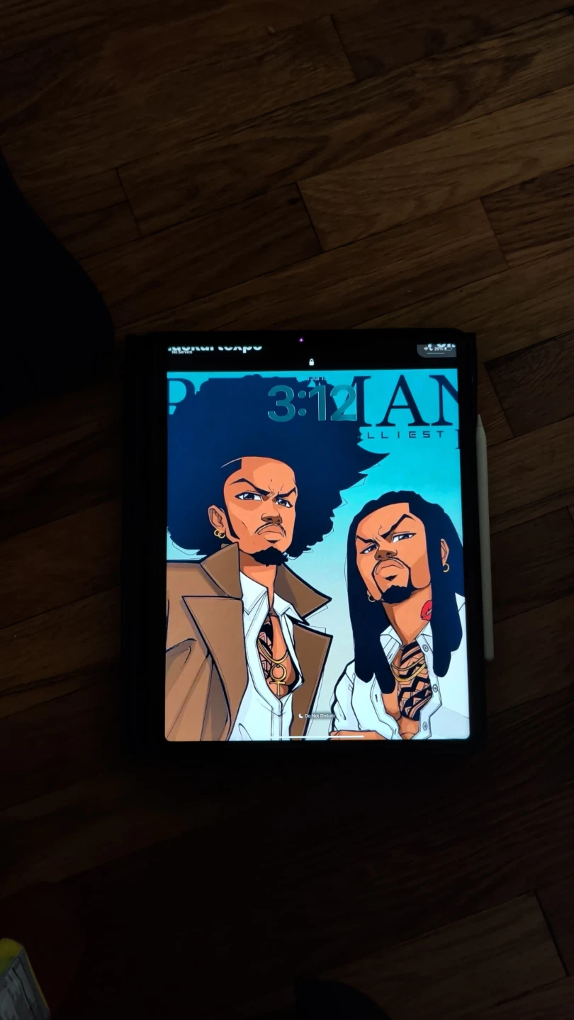 iPad Pro (12.9-inch) 5th Gen - photo 2