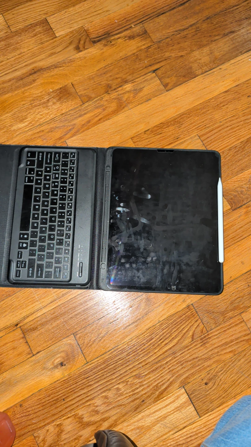 iPad Pro (12.9-inch) 5th Gen - photo 3