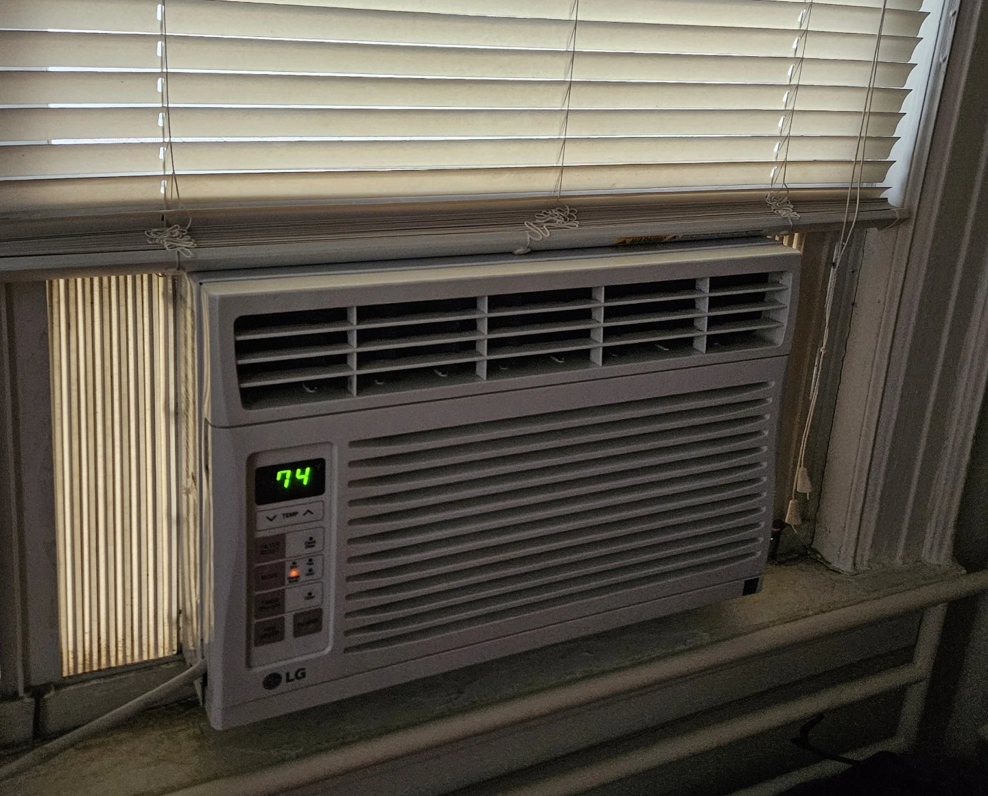 LG Window Air Conditioner LW6015ERY5 - photo 3