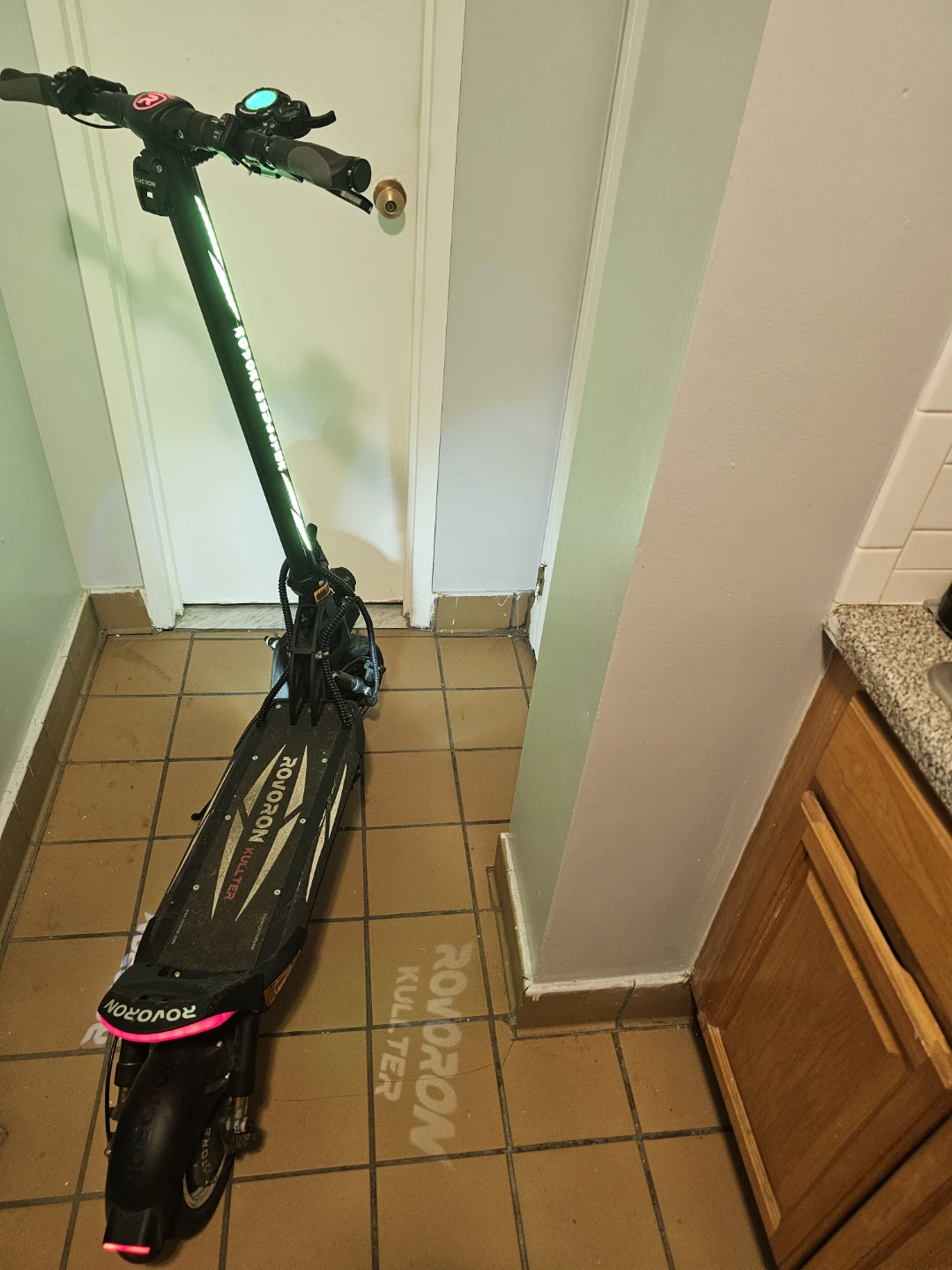 ROBORON KULLTER Electric Scooter