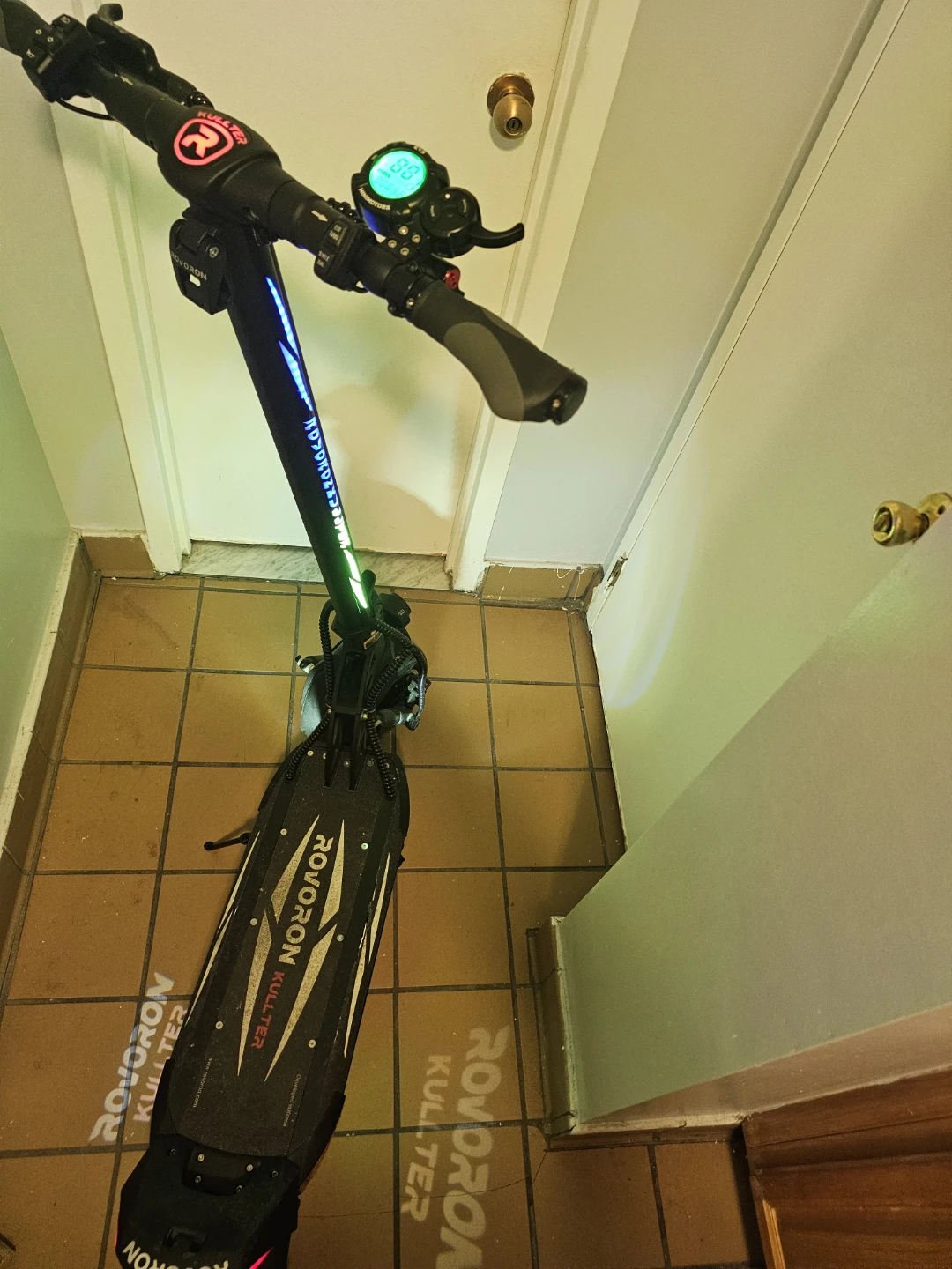 ROBORON KULLTER Electric Scooter - photo 2