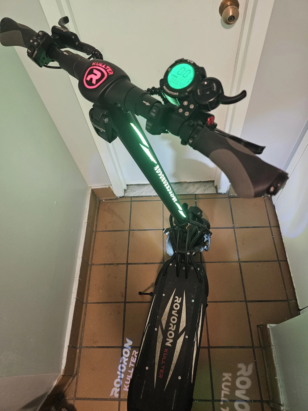 ROBORON KULLTER Electric Scooter - photo 3