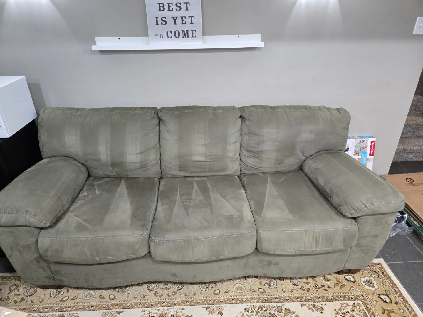 Chesterfield/Couch - photo 2