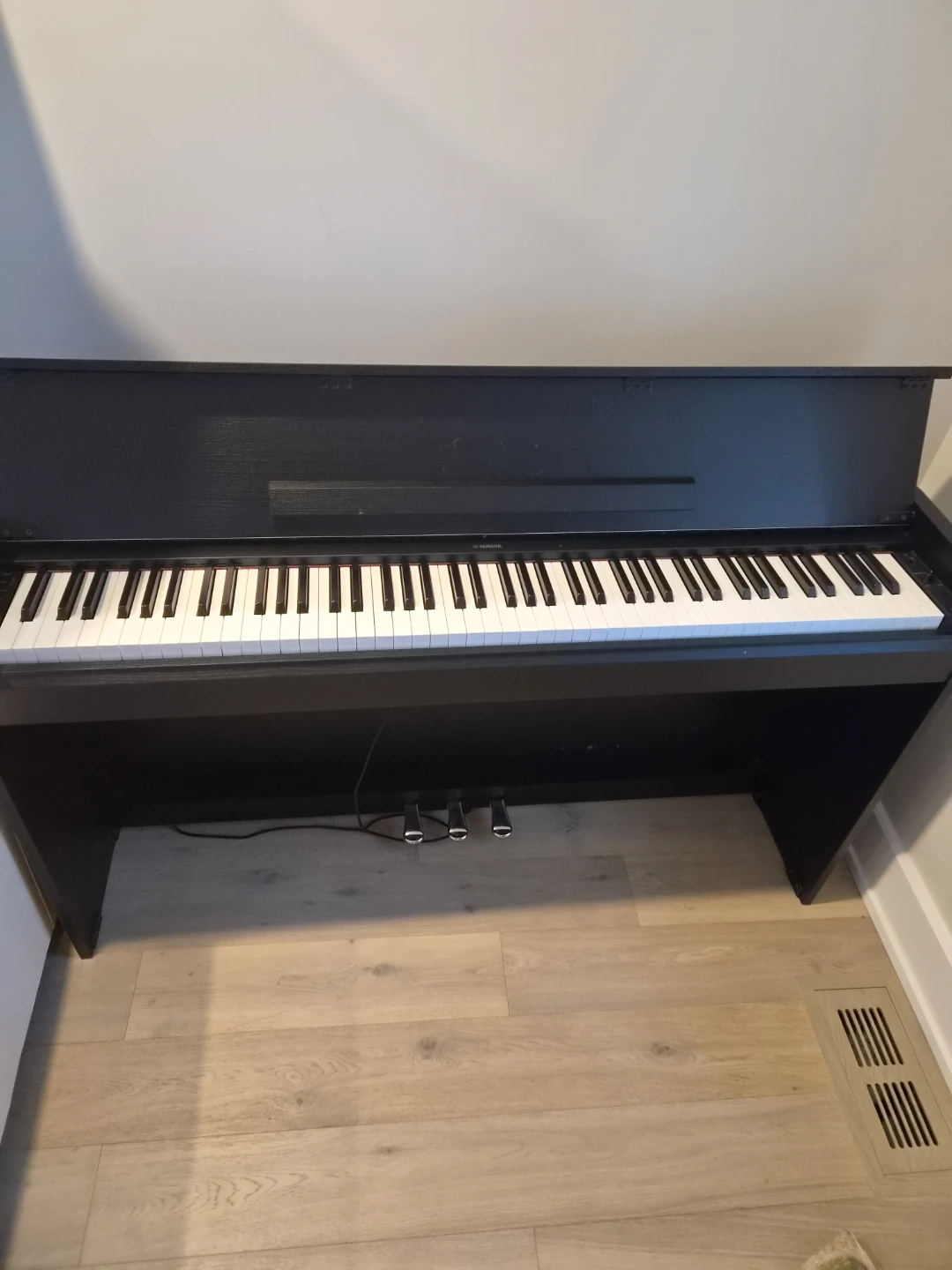 YAMAHA ARIUS  Digital Piano - photo 2