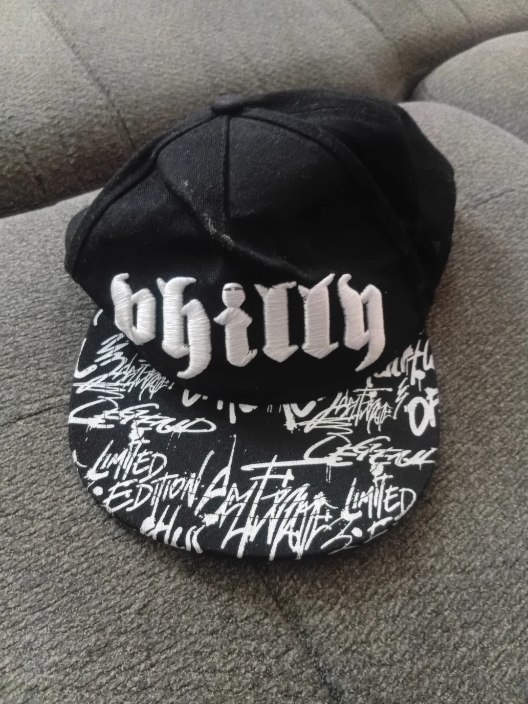 Assorted Hats and beanies [READ DESCRIPTION.] - photo 2