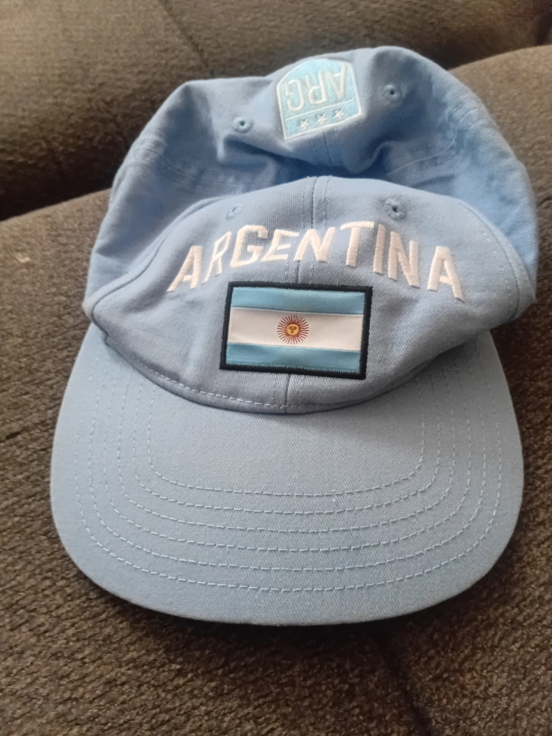 Assorted Hats and beanies [READ DESCRIPTION.] - photo 3