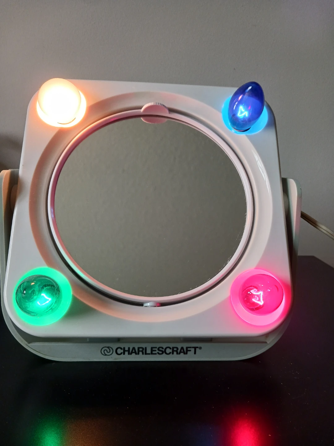 Lighted Double-sided Makeup Mirror - photo 3