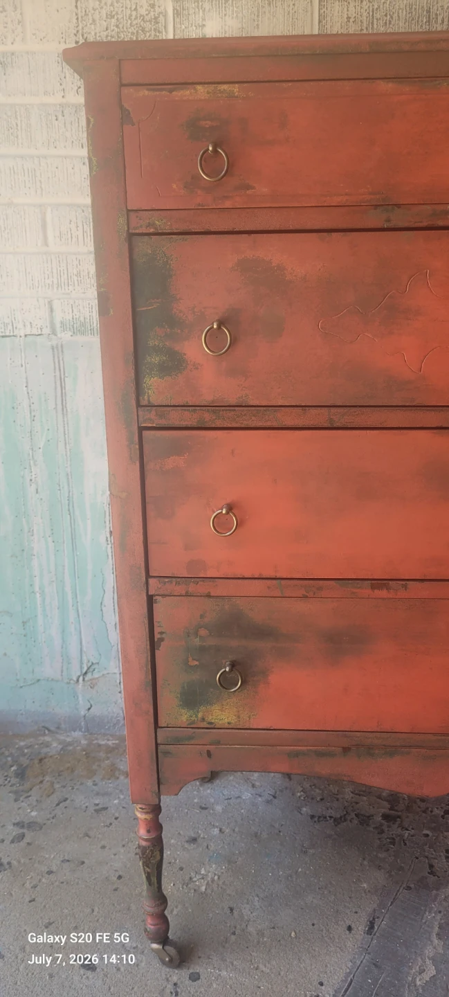 Vintage Dresser - photo 2