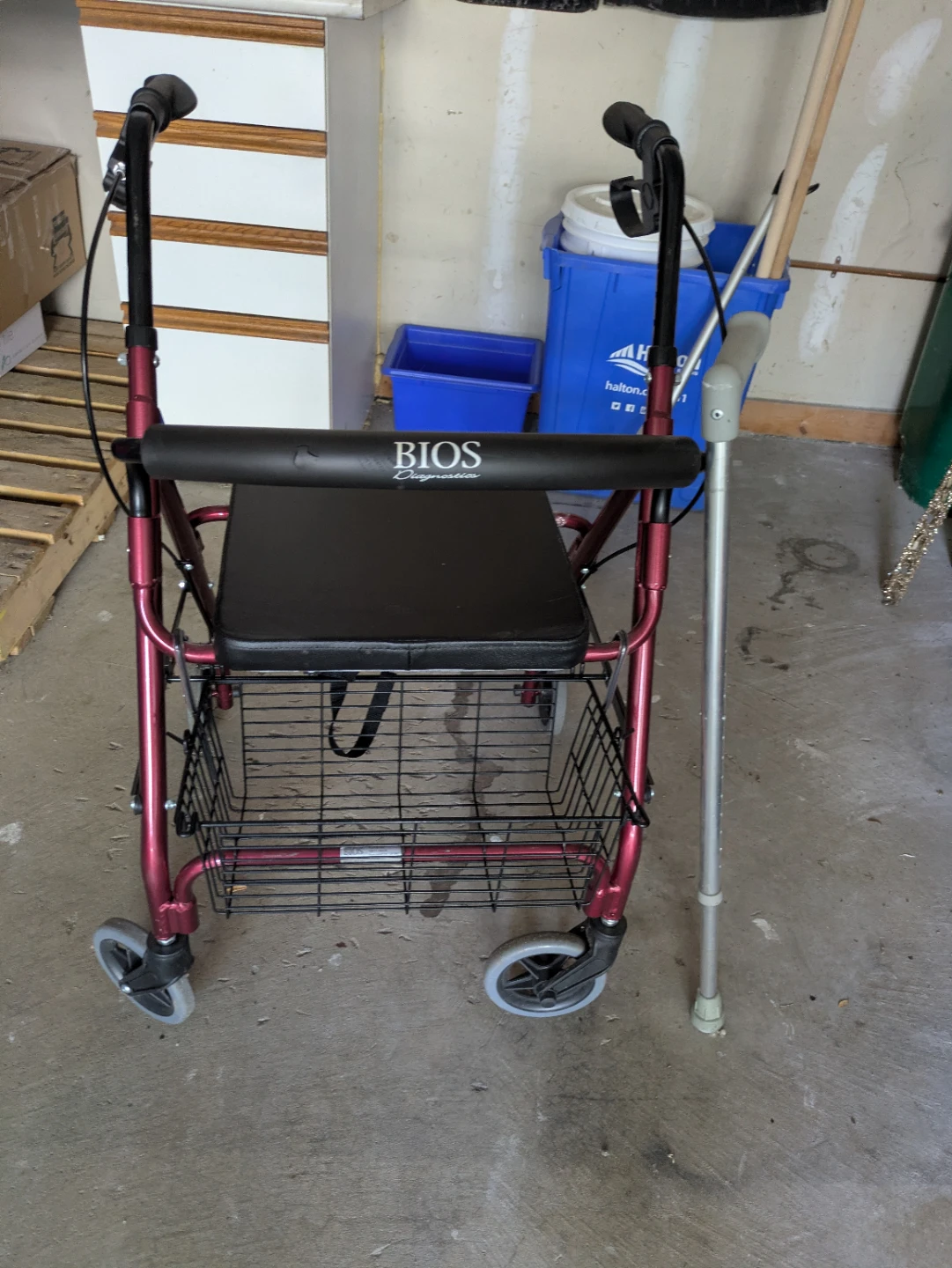 Walking frame on wheels & 2 walking sticks - photo 2