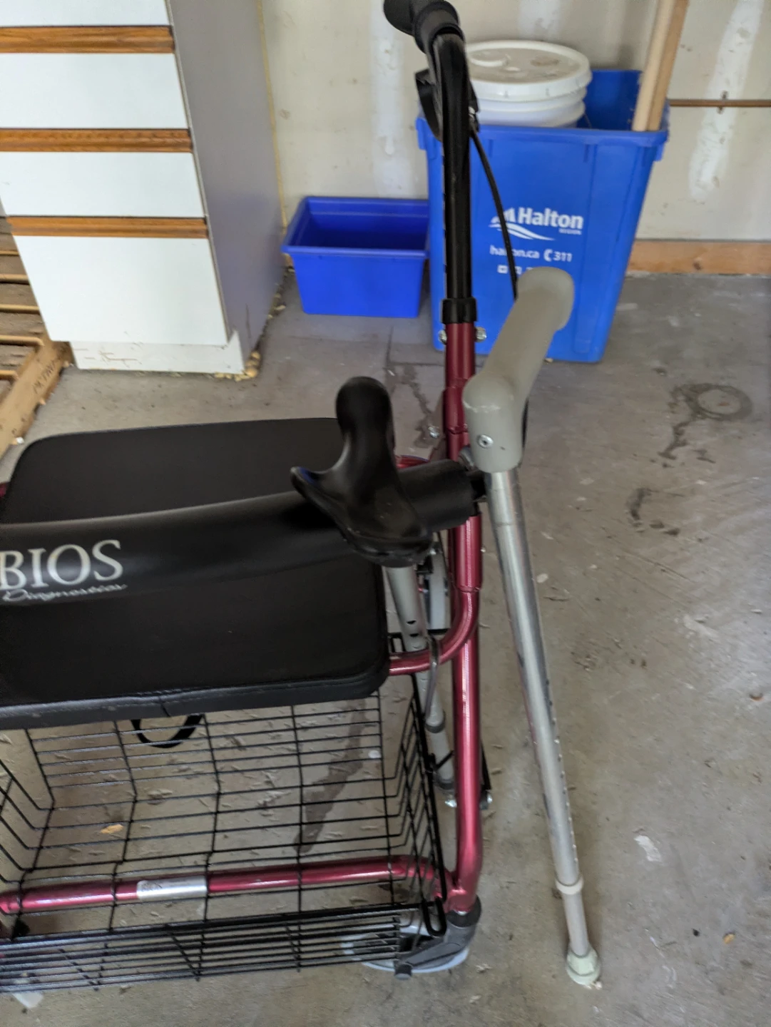 Walking frame on wheels & 2 walking sticks - photo 5