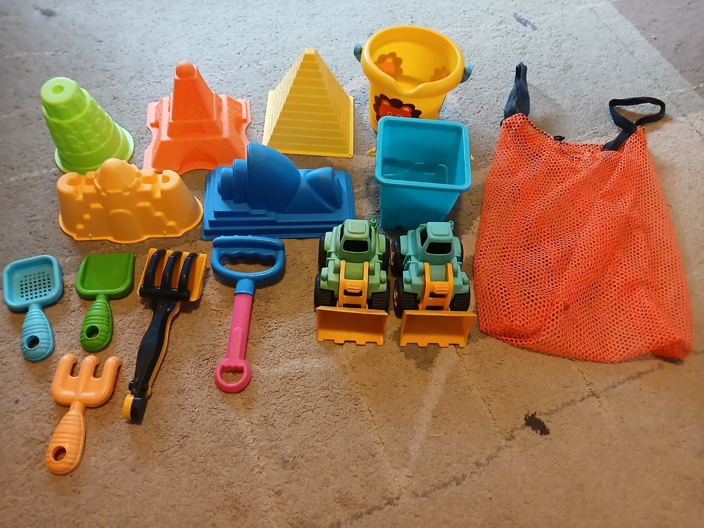 Beach toys