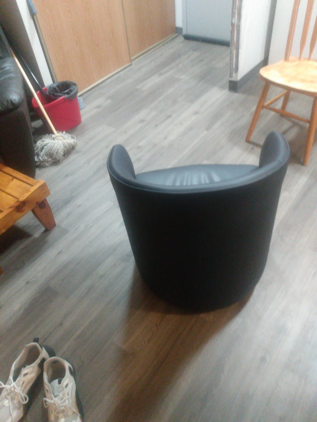 Black accent chair - photo 4