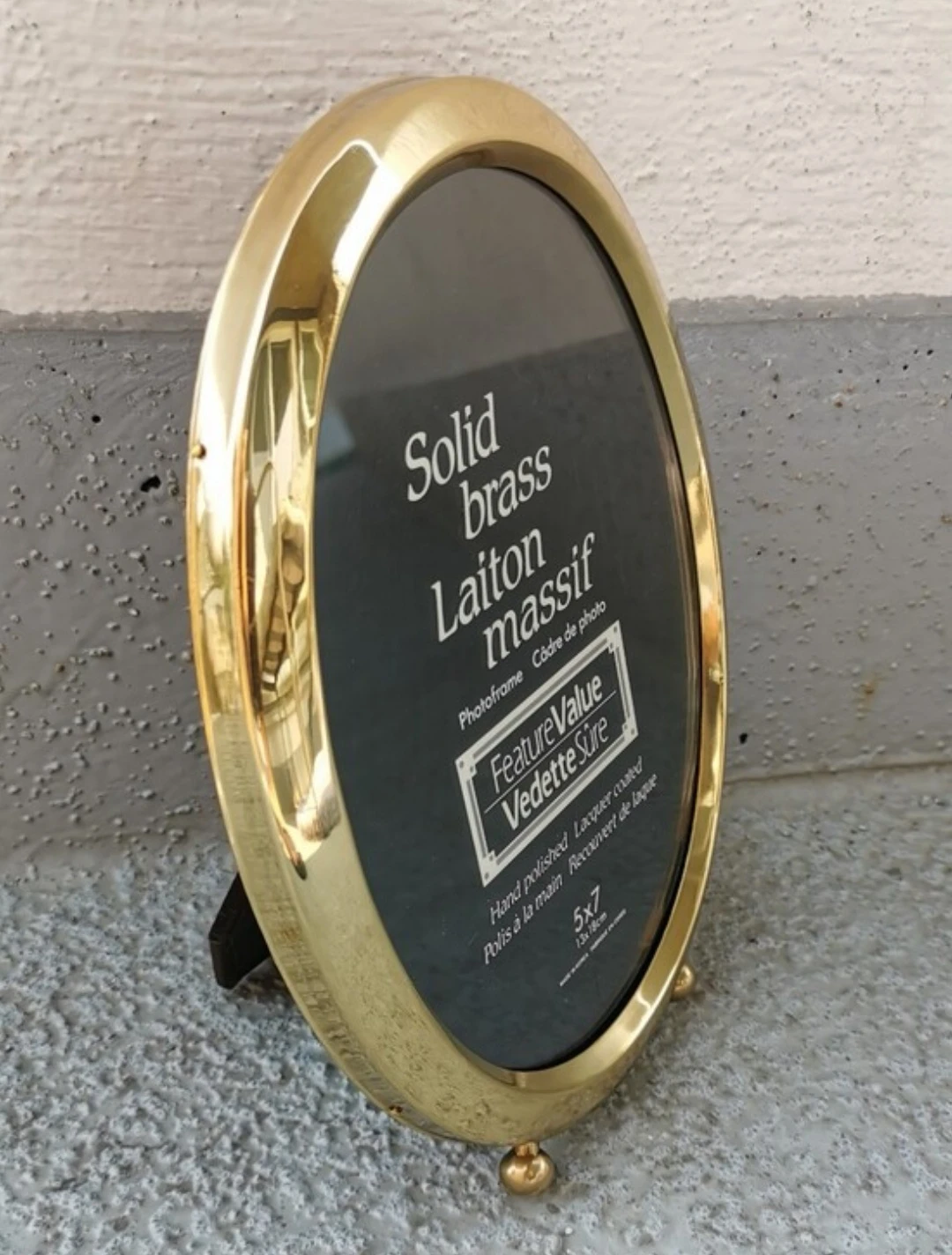 Vintage Oval Brass Photo Frame 5x7 Black Velvet Easel - photo 2