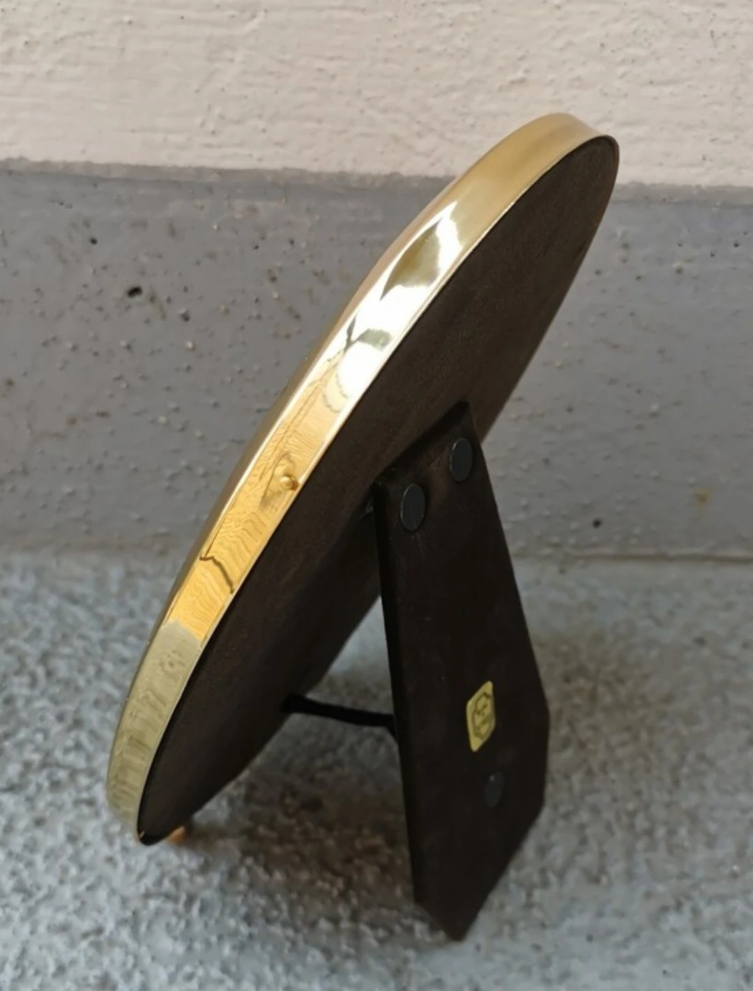 Vintage Oval Brass Photo Frame 5x7 Black Velvet Easel - photo 5