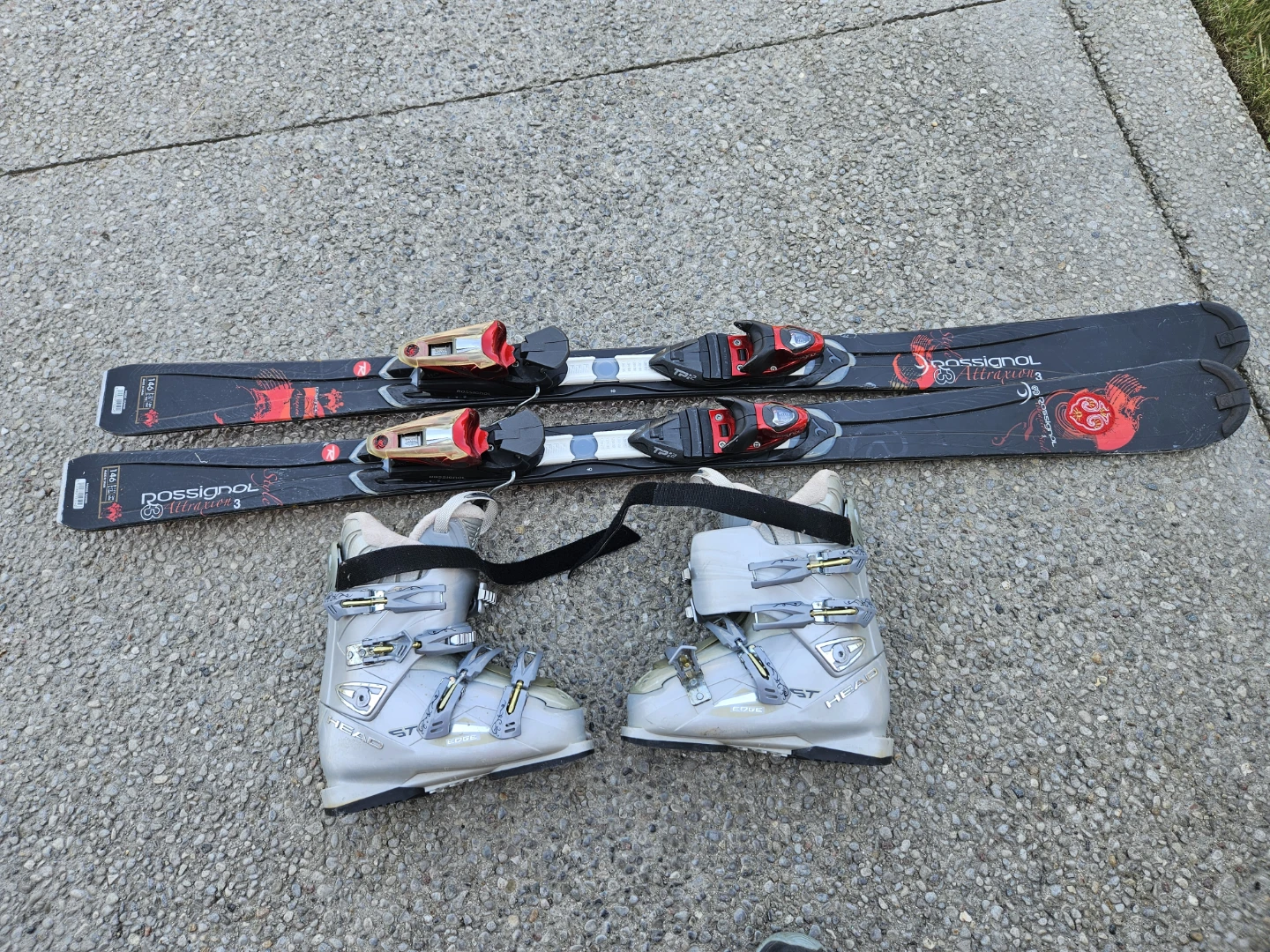 Skis and boots - photo 3