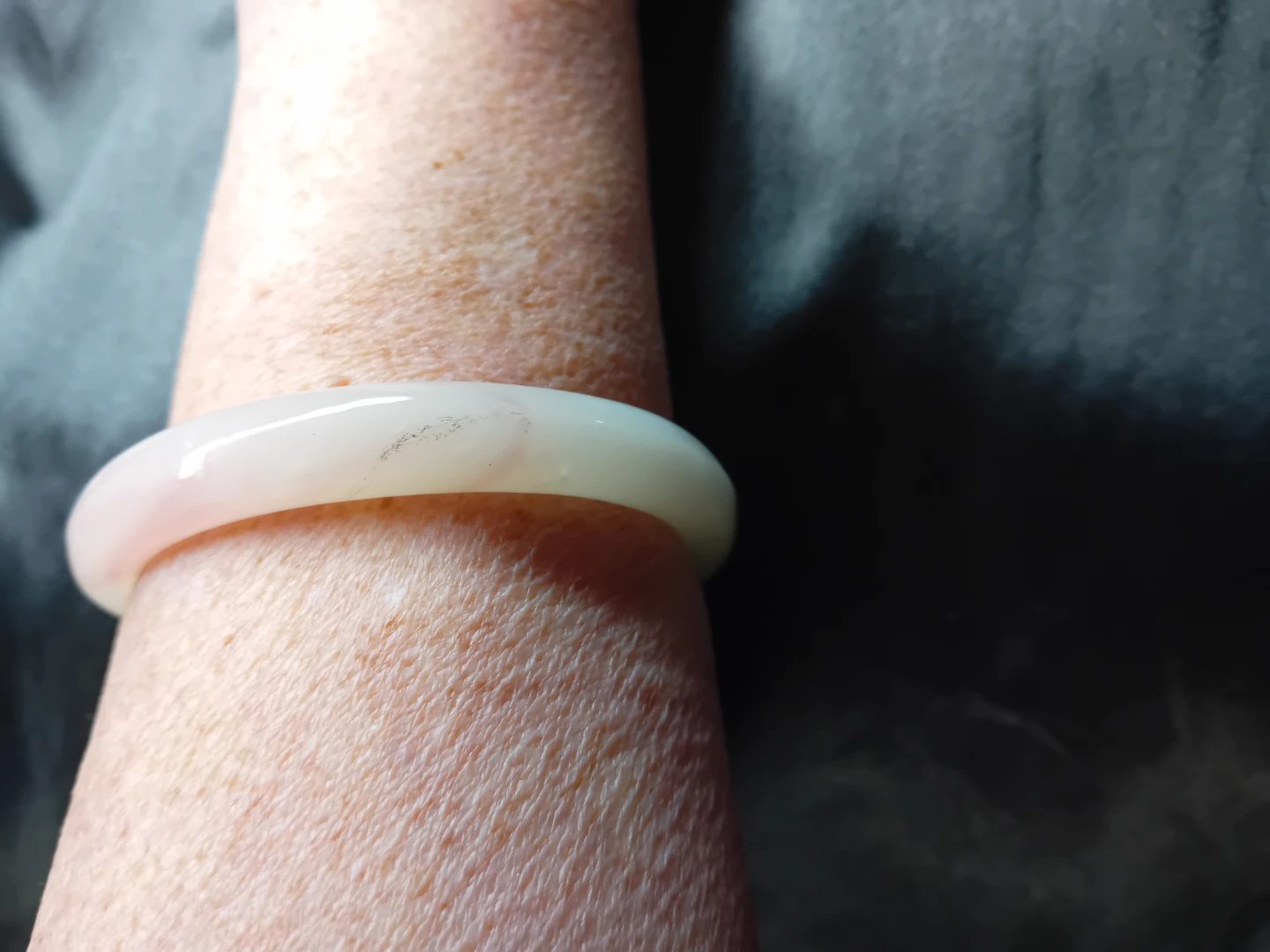 Pale Pink & White Jade  Bangle Bracelet - photo 3