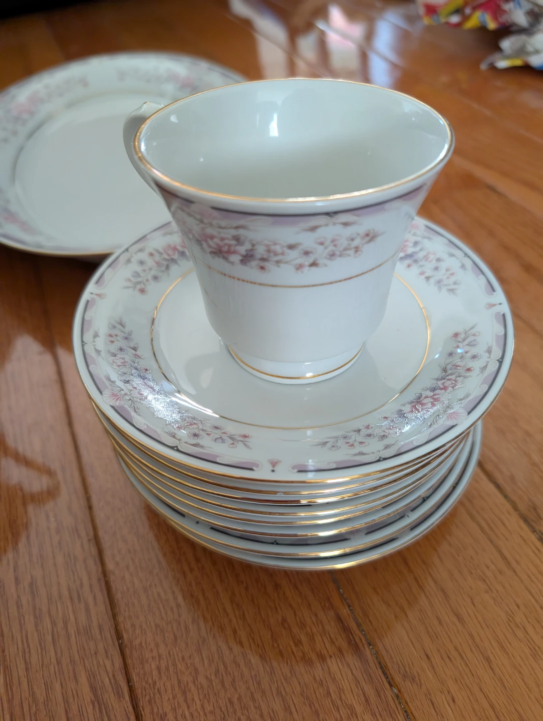 Vintage Floral Teacup and Saucer Set - photo 3
