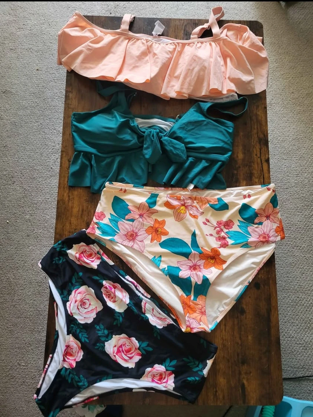 NEW 4 pc set 4x bikini bottoms and tops