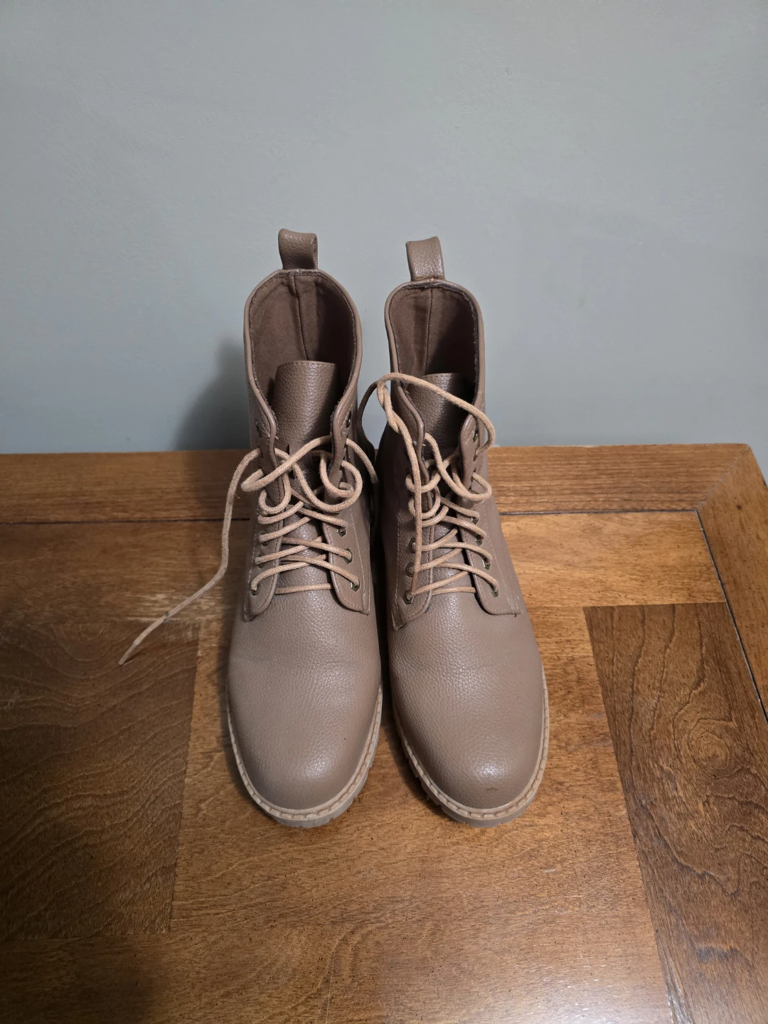 Gavin Women's Lace-Up Boots