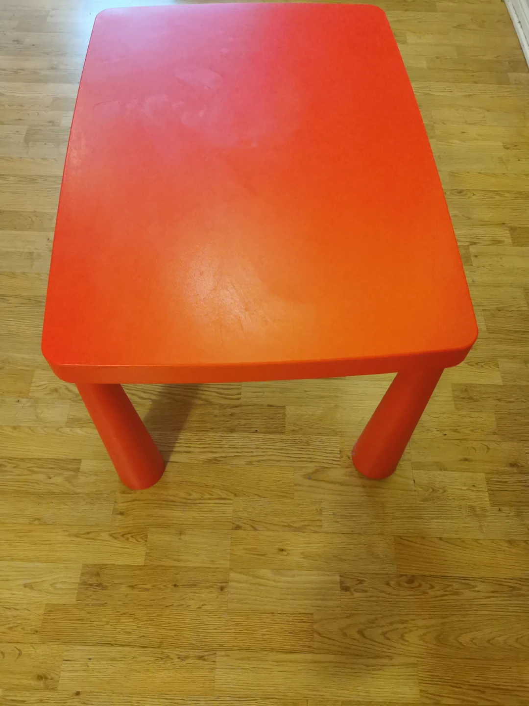 Red Plastic Kids Table - photo 2