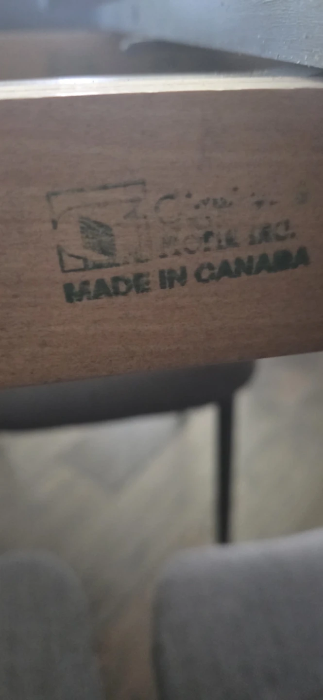 Extendable Dining Table - Made in Canada - photo 5
