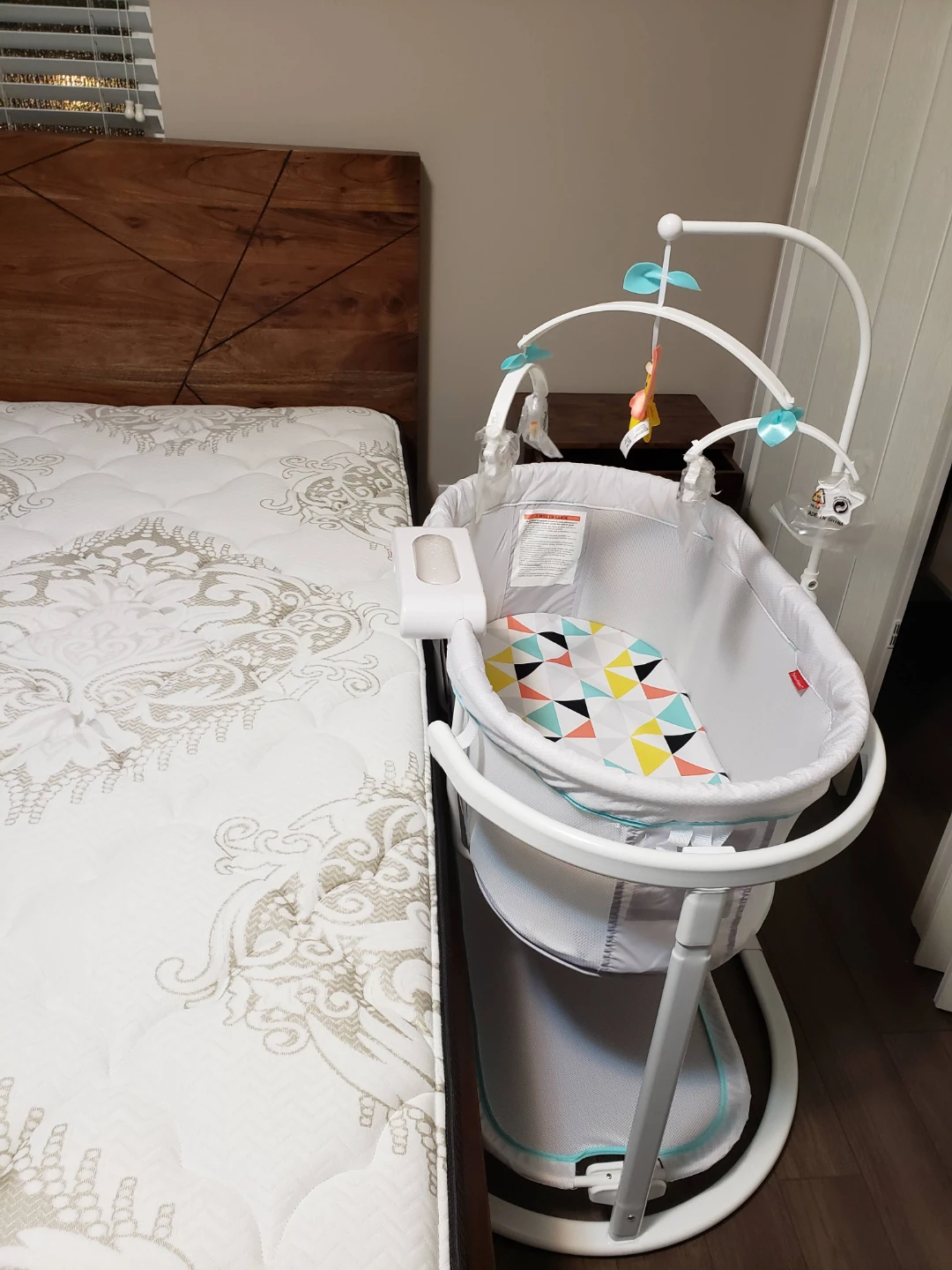 Fisher-Price Soothing Motions Bassinet - photo 2