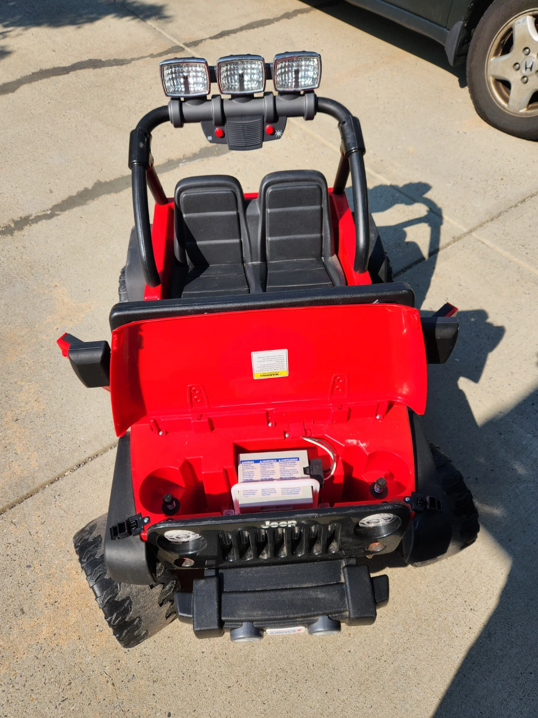 Power Wheels Jeep Wrangler Rubicon with Charger - photo 3