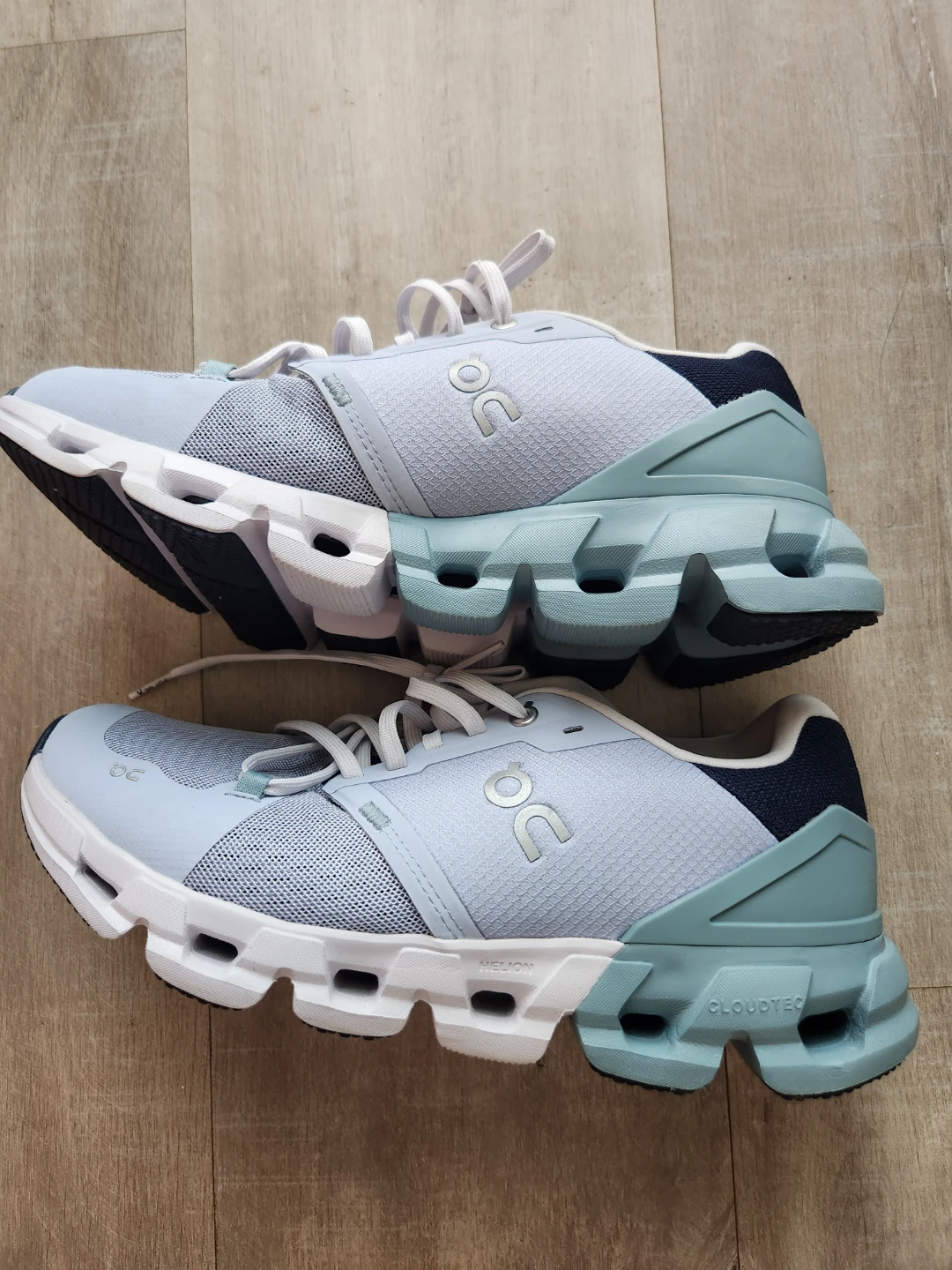 On Cloudswift Running Shoes - Light Blue/White