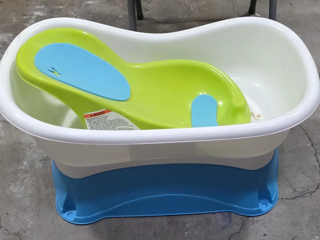 Baby Bathtub with Infant Support