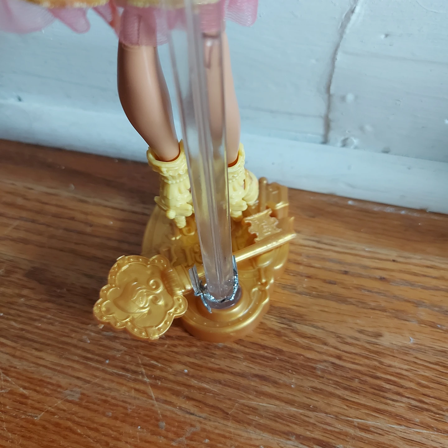 Like NEW - Original Ever After High Doll with Accessories - photo 3