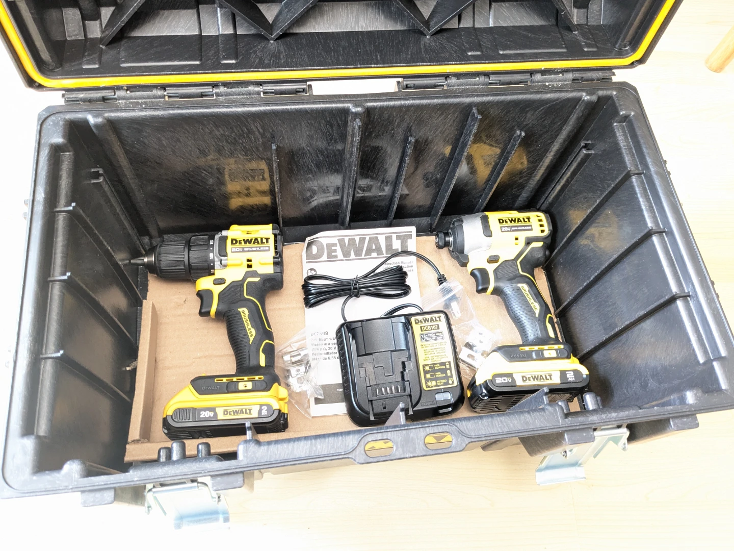 20V Max DeWalt ATOMIC Brushless Contractor Set - photo 4