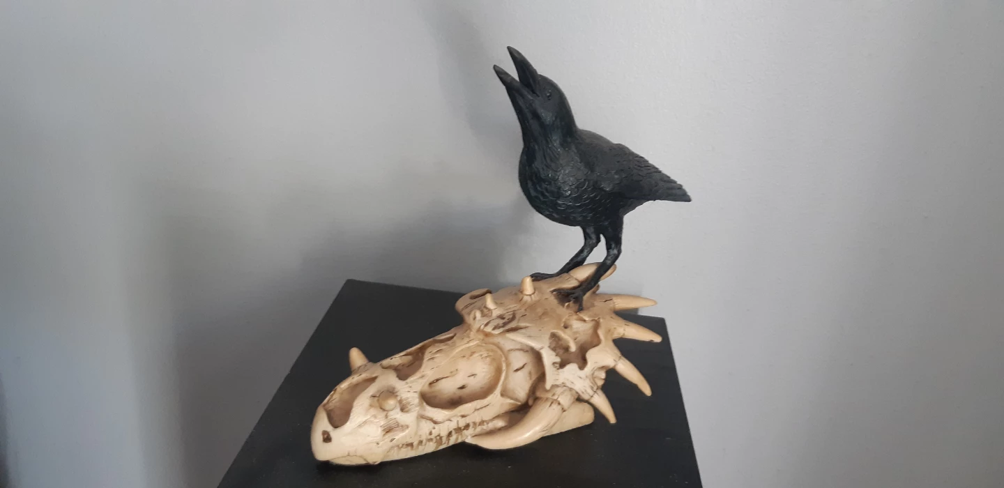 Crow and dragon Skull Figurine