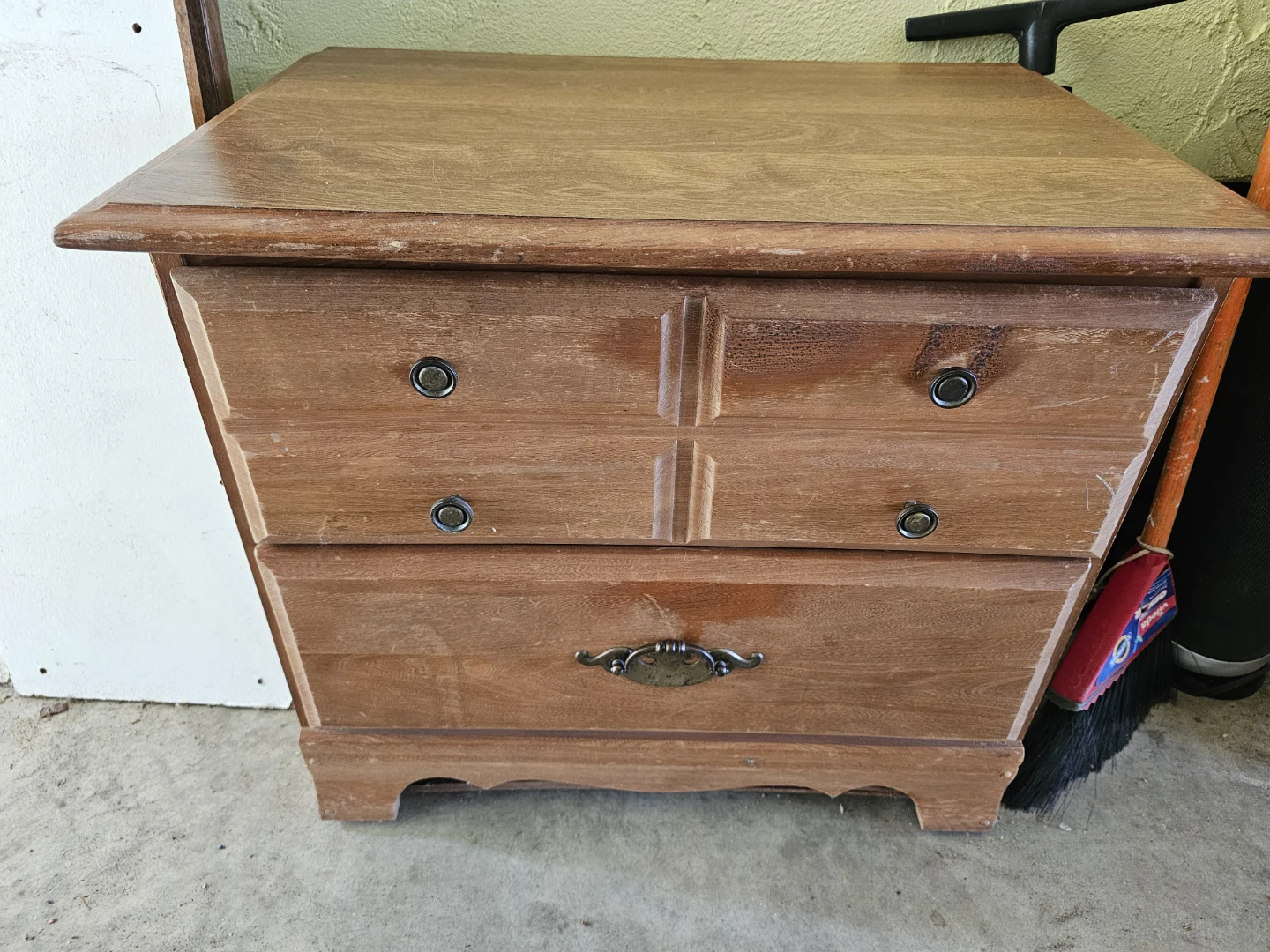 Chest of drawers