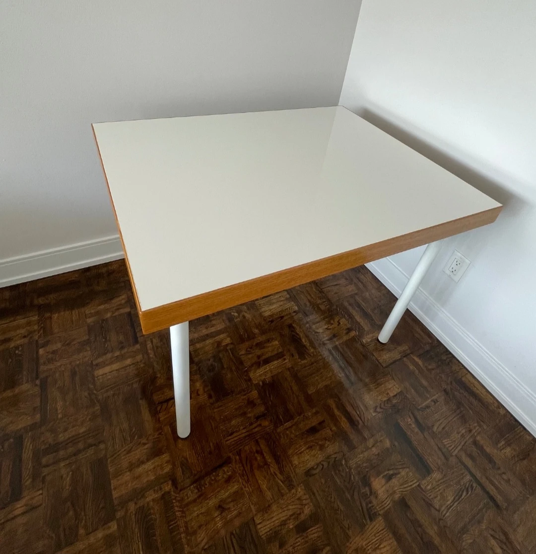 White Table with Wood Accent - photo 2