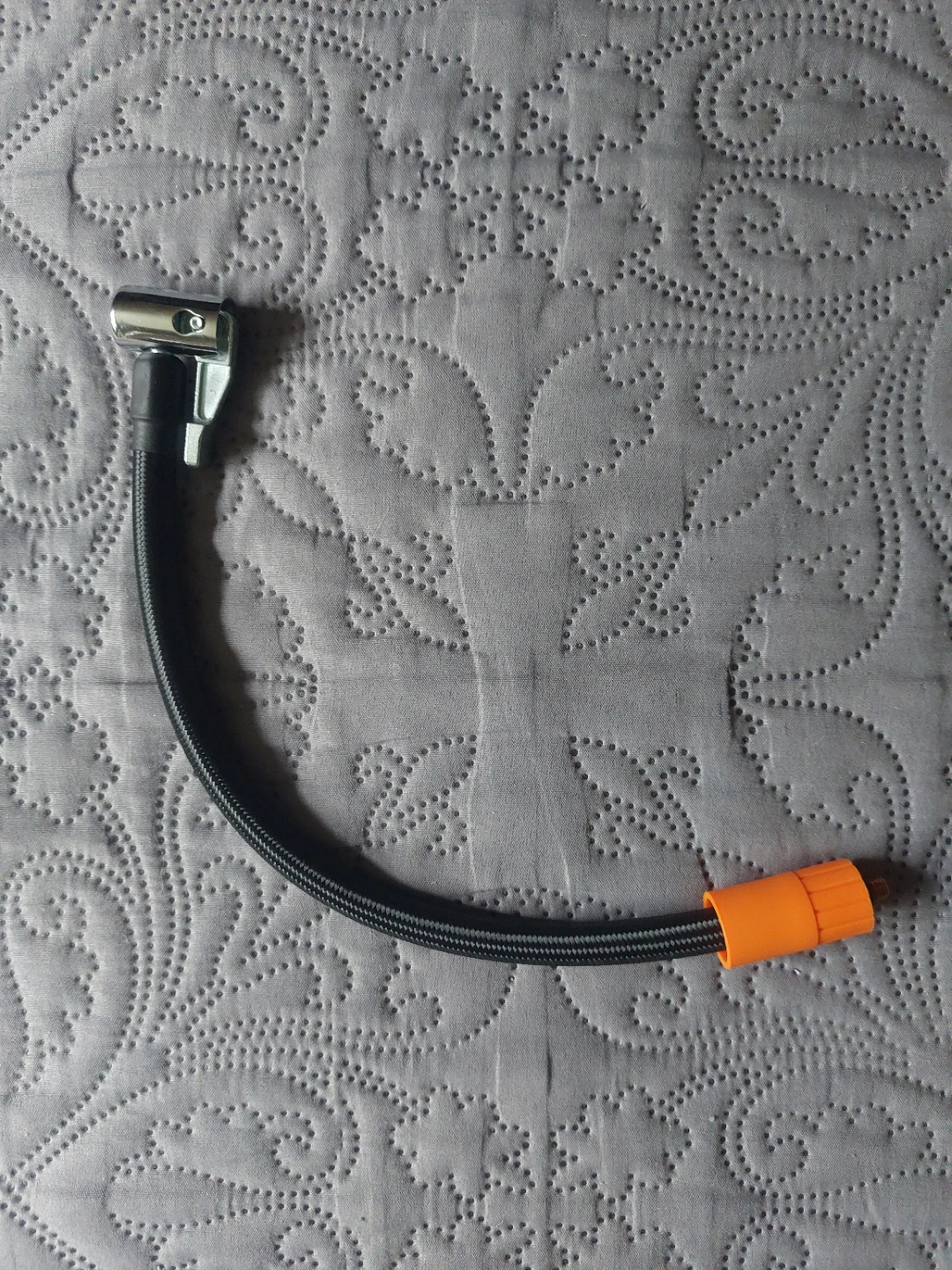 Tire inflator extension hose