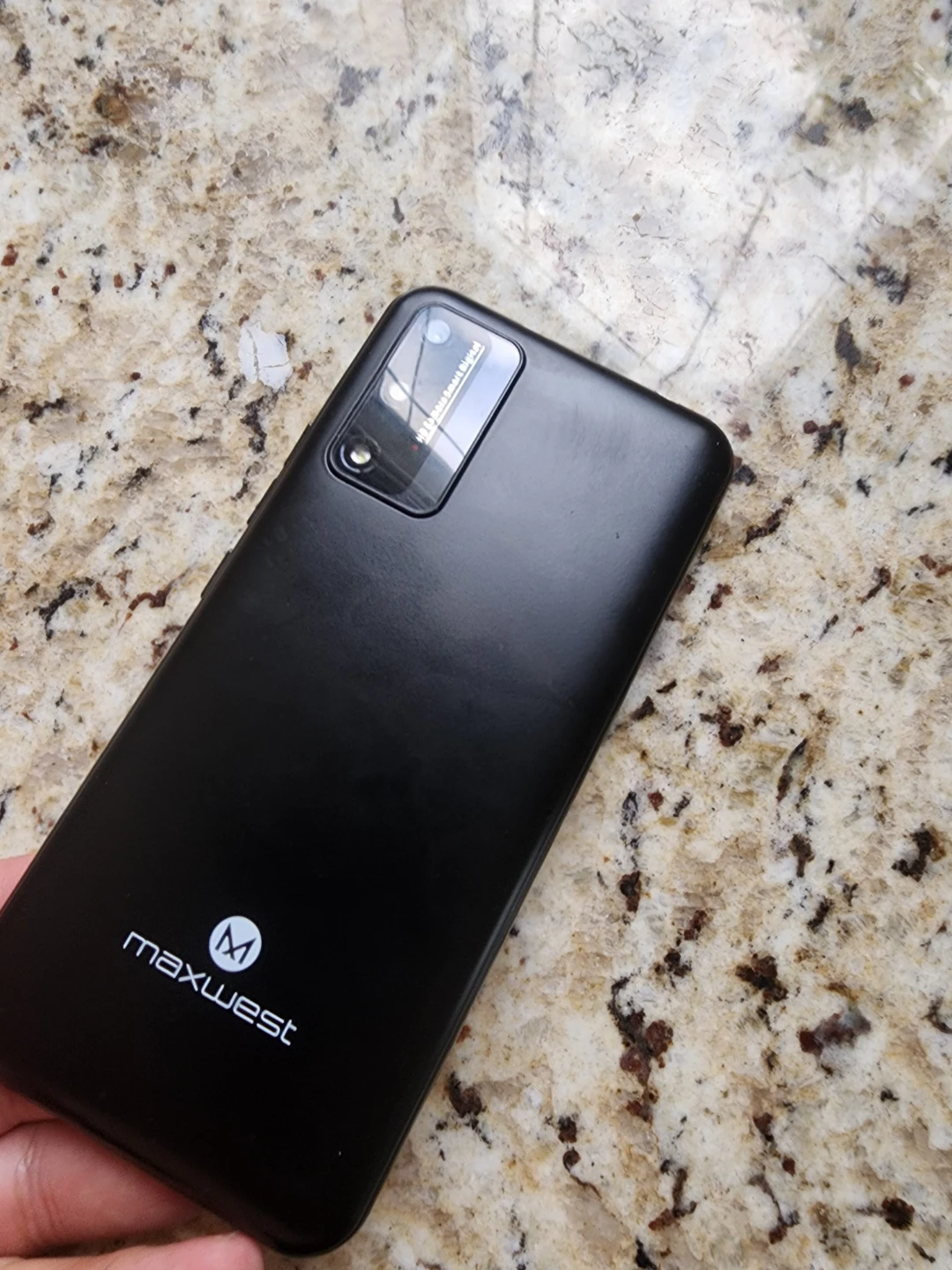 Maxwest Smartphone - Black unlocked like new - photo 2