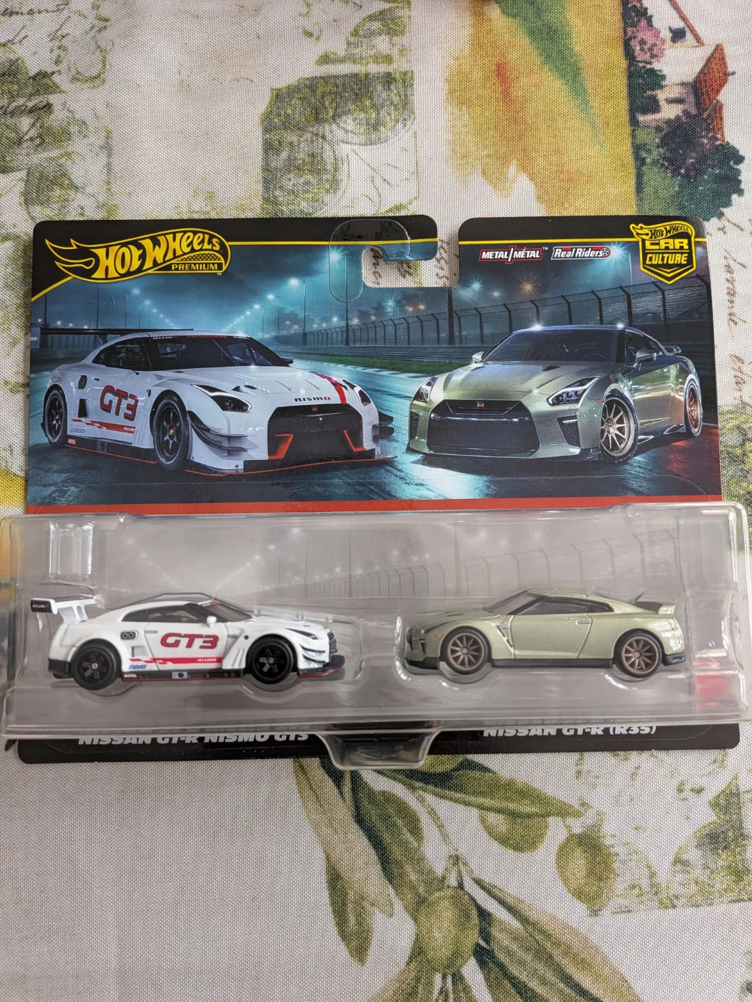 Hot Wheels Premium Car Culture Nissan GTR NISMO GT3 & GT-R (R35)
