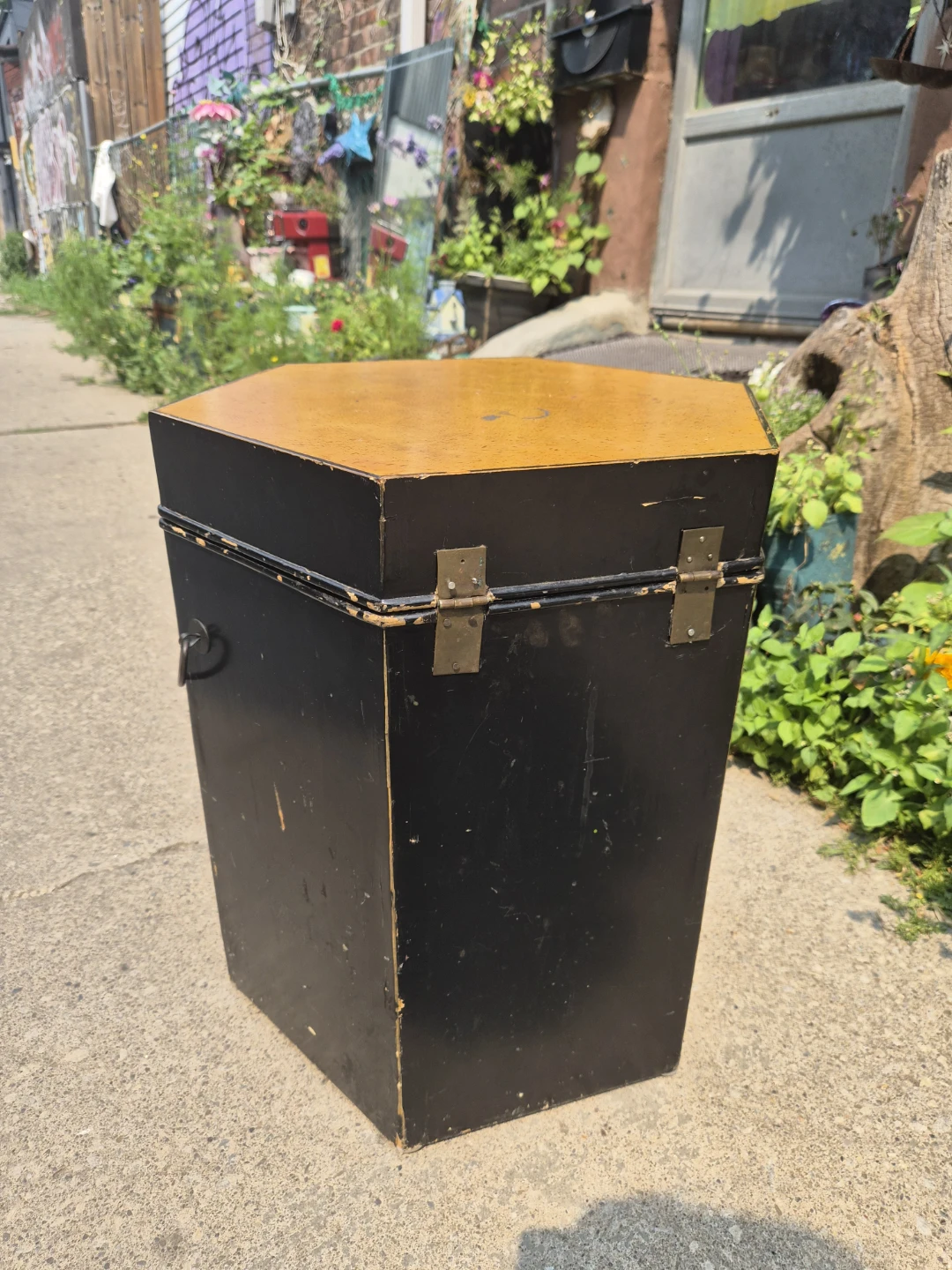 Vintage Hexagonal Storage Chest - photo 3