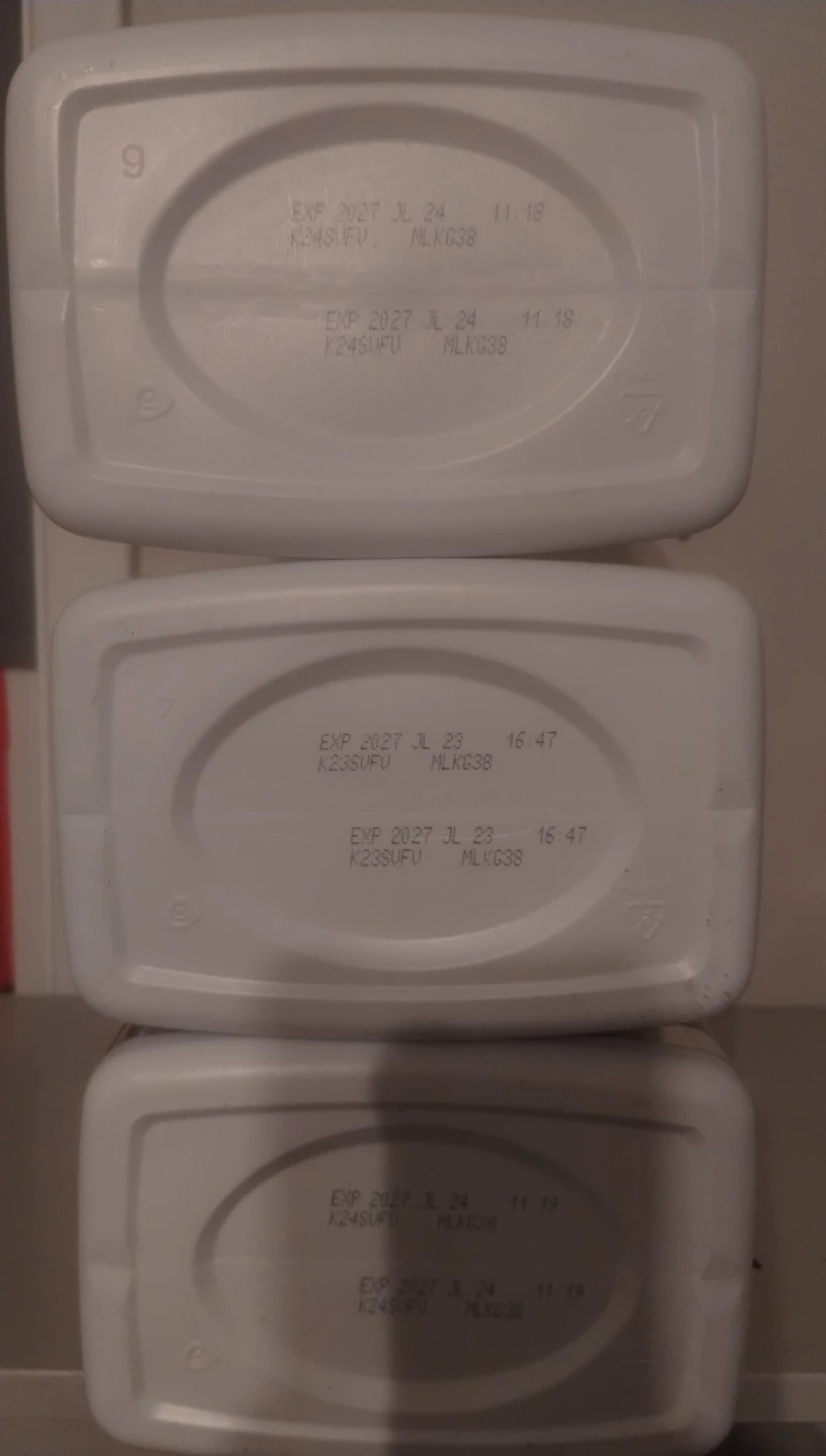 3 pieces of BABY FORMULA sealed.( Kirkland) - photo 2