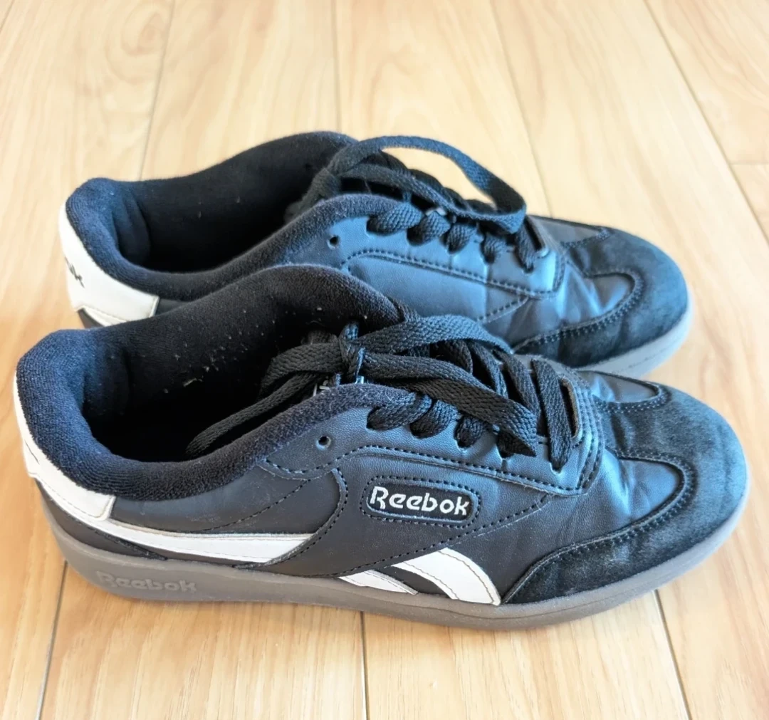Reebok Kids Size 3 Black Sneakers