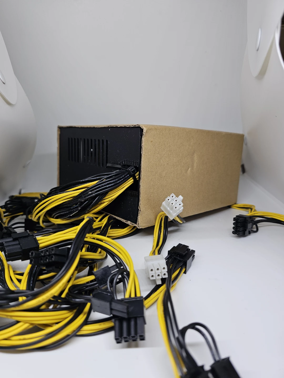 SOONTECH ST1800W 1800W 80 PLUS GOLD Power Supply - photo 4