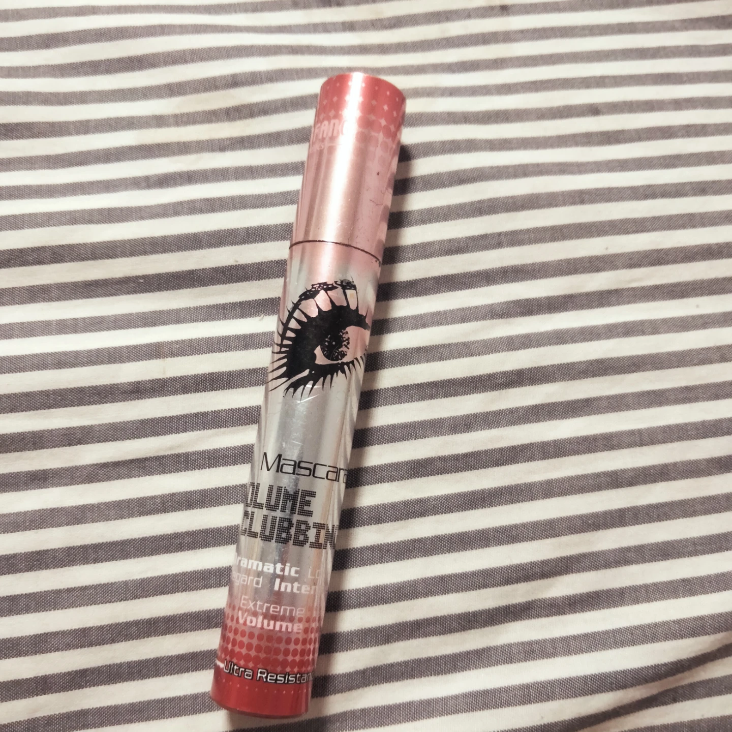 Volume Clubbing Mascara - Extreme Volume & Length - New